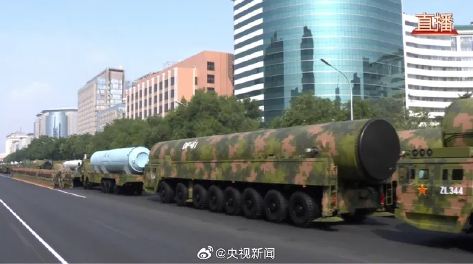 核导弹亮相 “东风-5C”打击范围覆盖全球(图1) 核导弹亮相 “东风-5C”打击范围覆盖全球(图1)